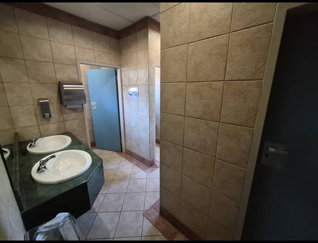1,500M² OFFICE FOR SALE IN WOODMEAD